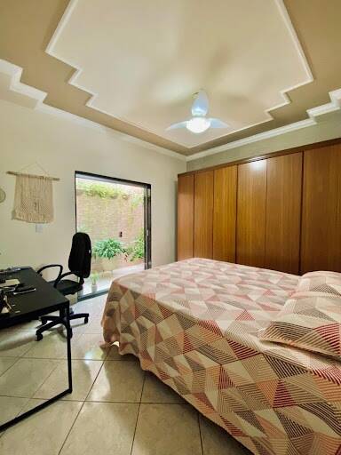 Casa à venda com 3 quartos, 216m² - Foto 8