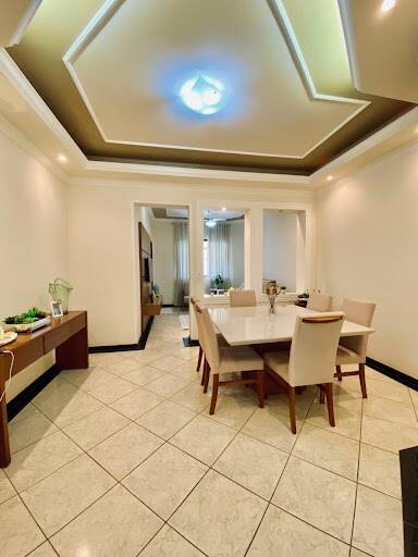Casa à venda com 3 quartos, 216m² - Foto 11