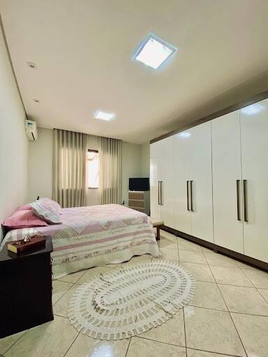 Casa à venda com 3 quartos, 216m² - Foto 9