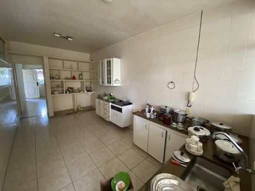 Casa à venda com 4 quartos, 390m² - Foto 1