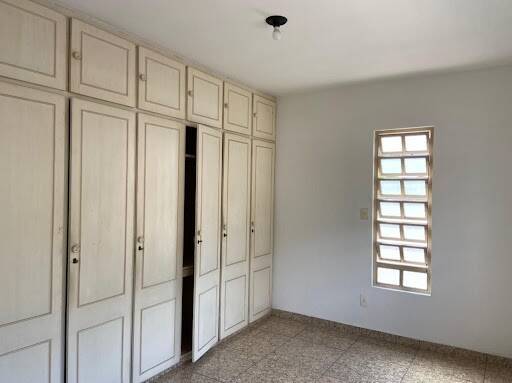 Casa à venda com 4 quartos, 405m² - Foto 3
