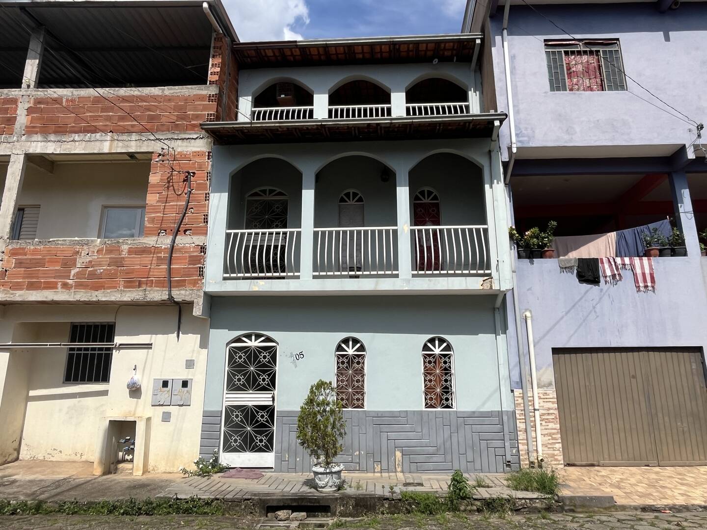 Casa à venda com 3 quartos, 141m² - Foto 1