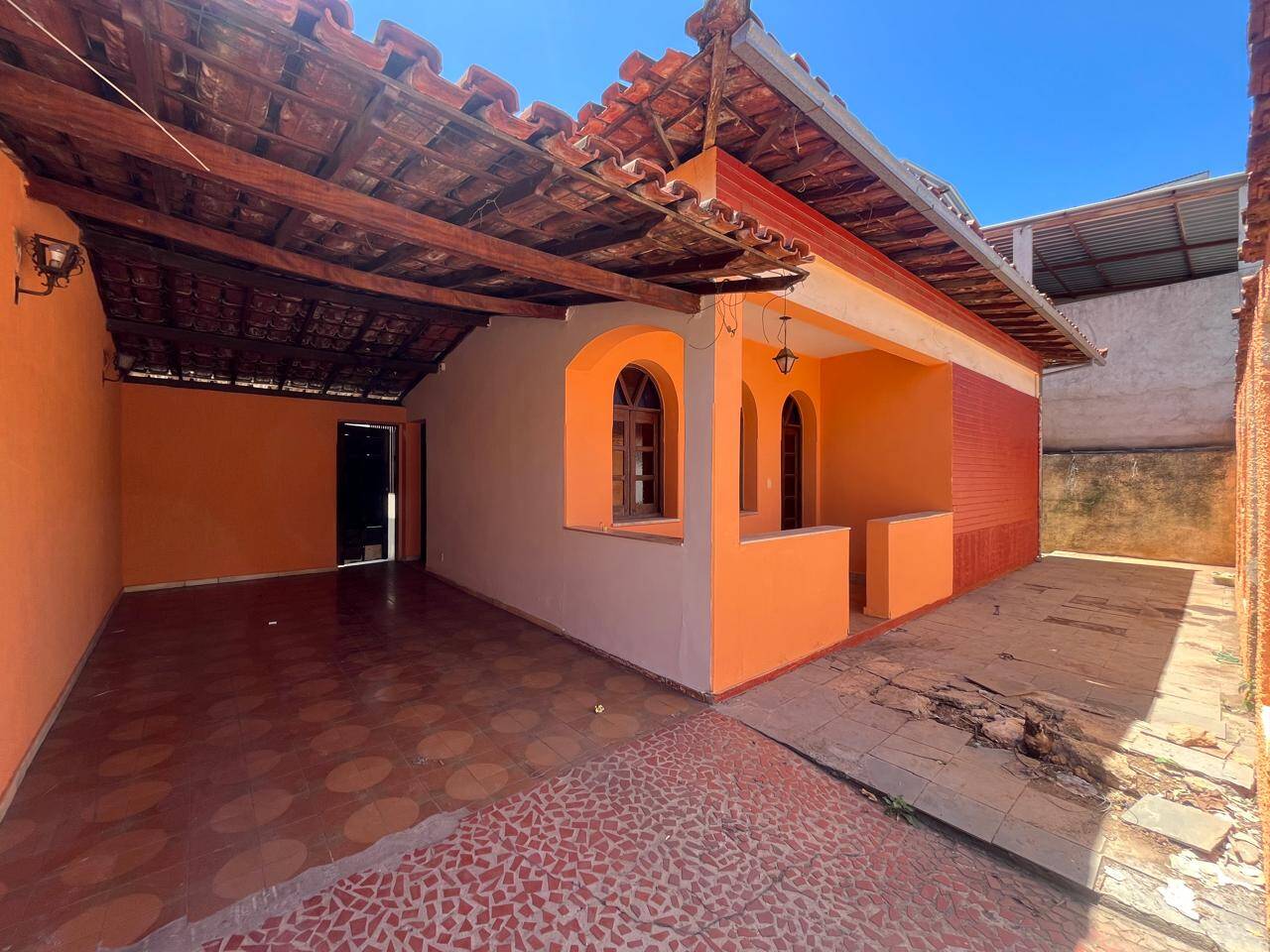 Casa à venda com 3 quartos, 125m² - Foto 2