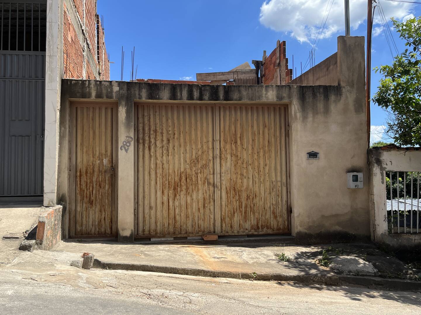 Casa à venda com 1 quarto, 80m² - Foto 1