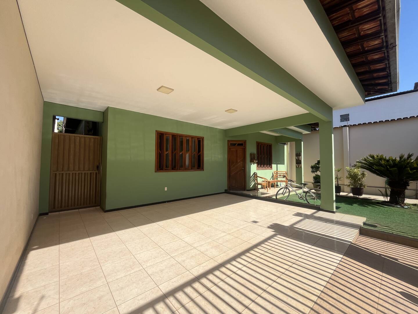 Casa à venda com 3 quartos, 360m² - Foto 2