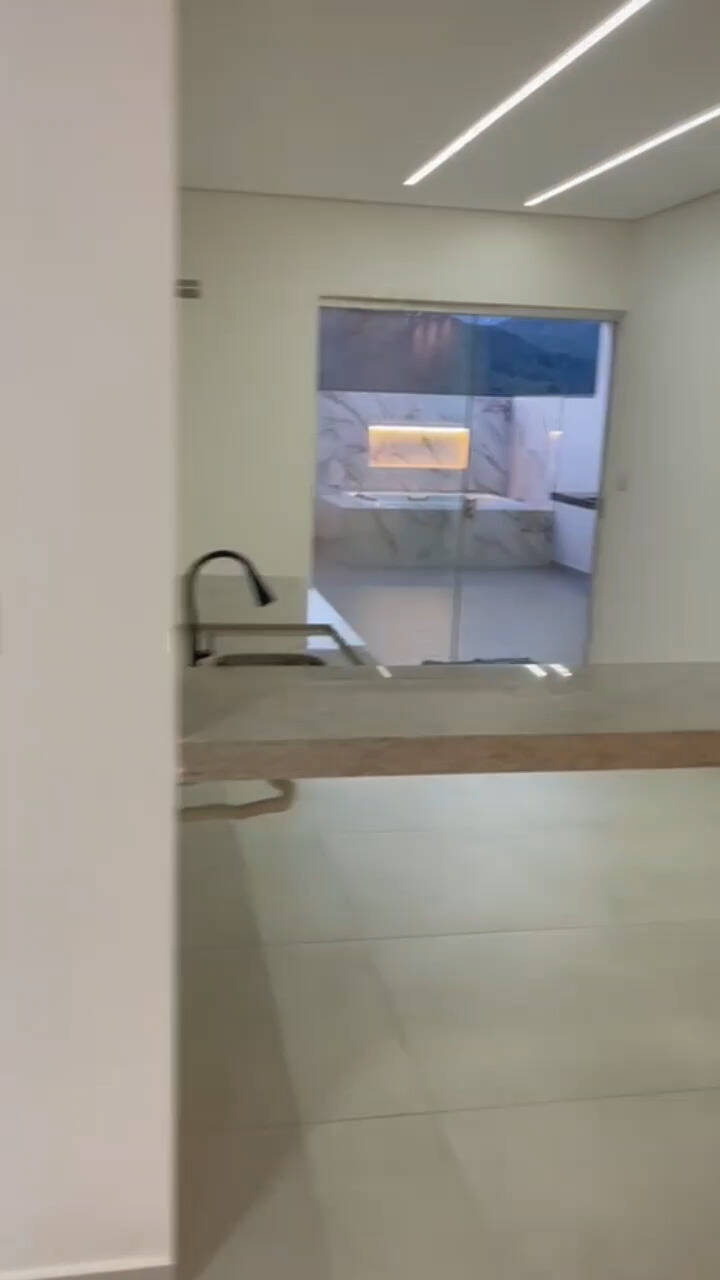 Casa à venda com 3 quartos, 267m² - Foto 5