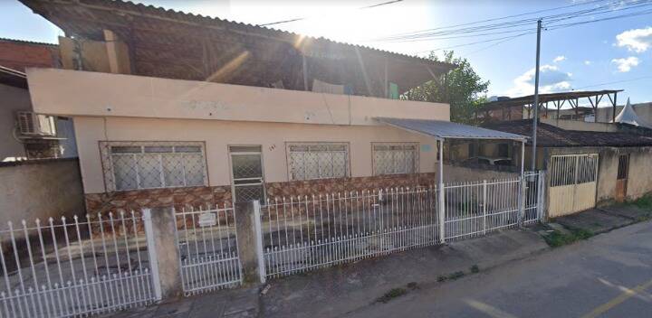 Casa à venda com 3 quartos, 180m² - Foto 1
