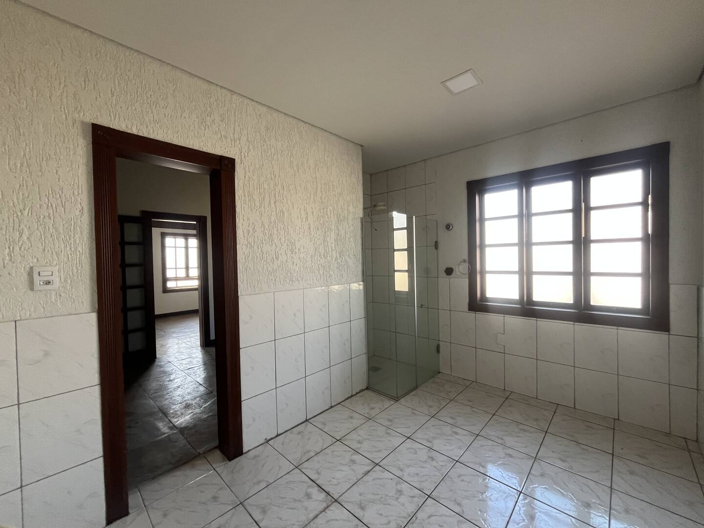 Casa para alugar com 5 quartos, 400m² - Foto 10
