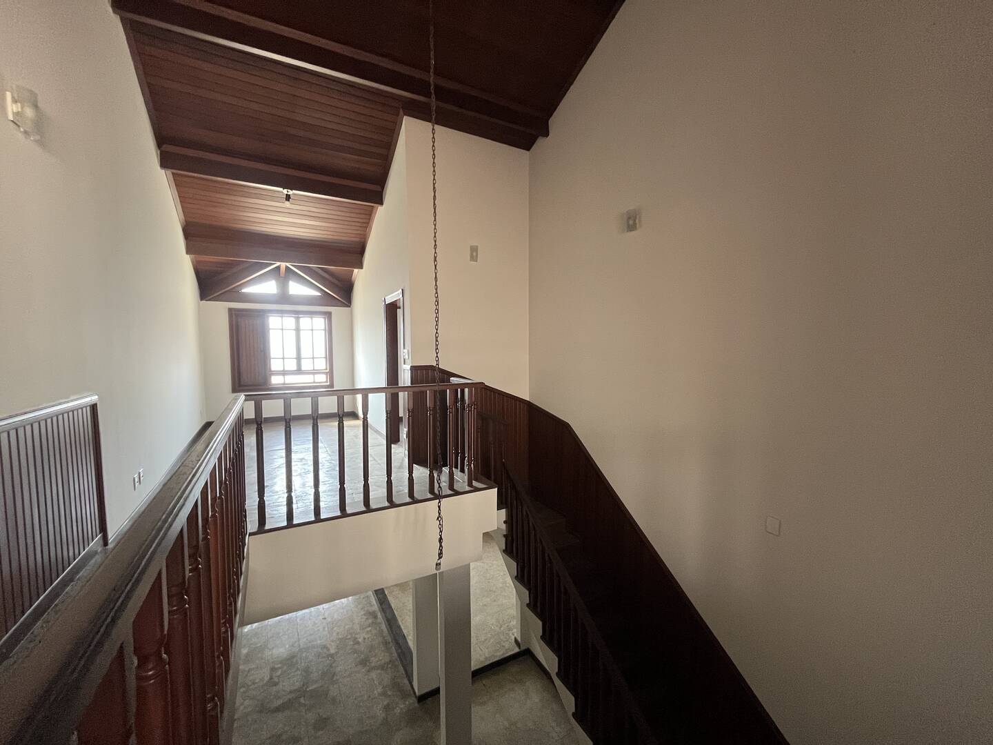 Casa para alugar com 5 quartos, 400m² - Foto 11