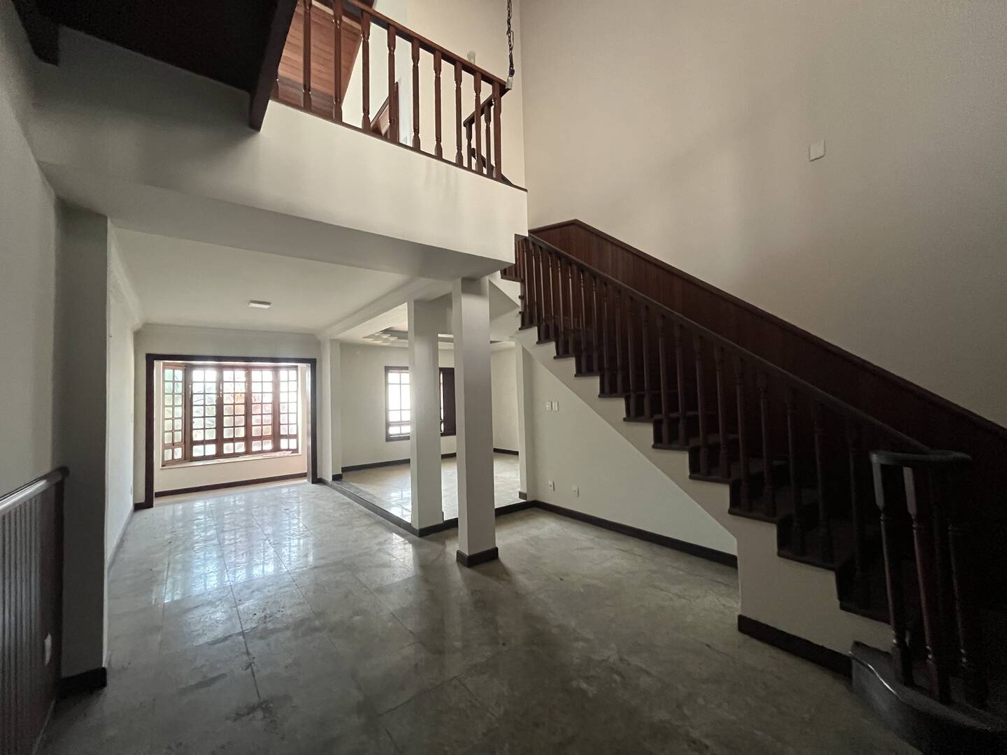 Casa para alugar com 5 quartos, 400m² - Foto 3