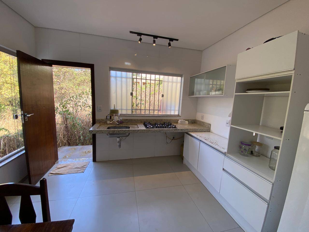 Casa à venda com 2 quartos, 360m² - Foto 7