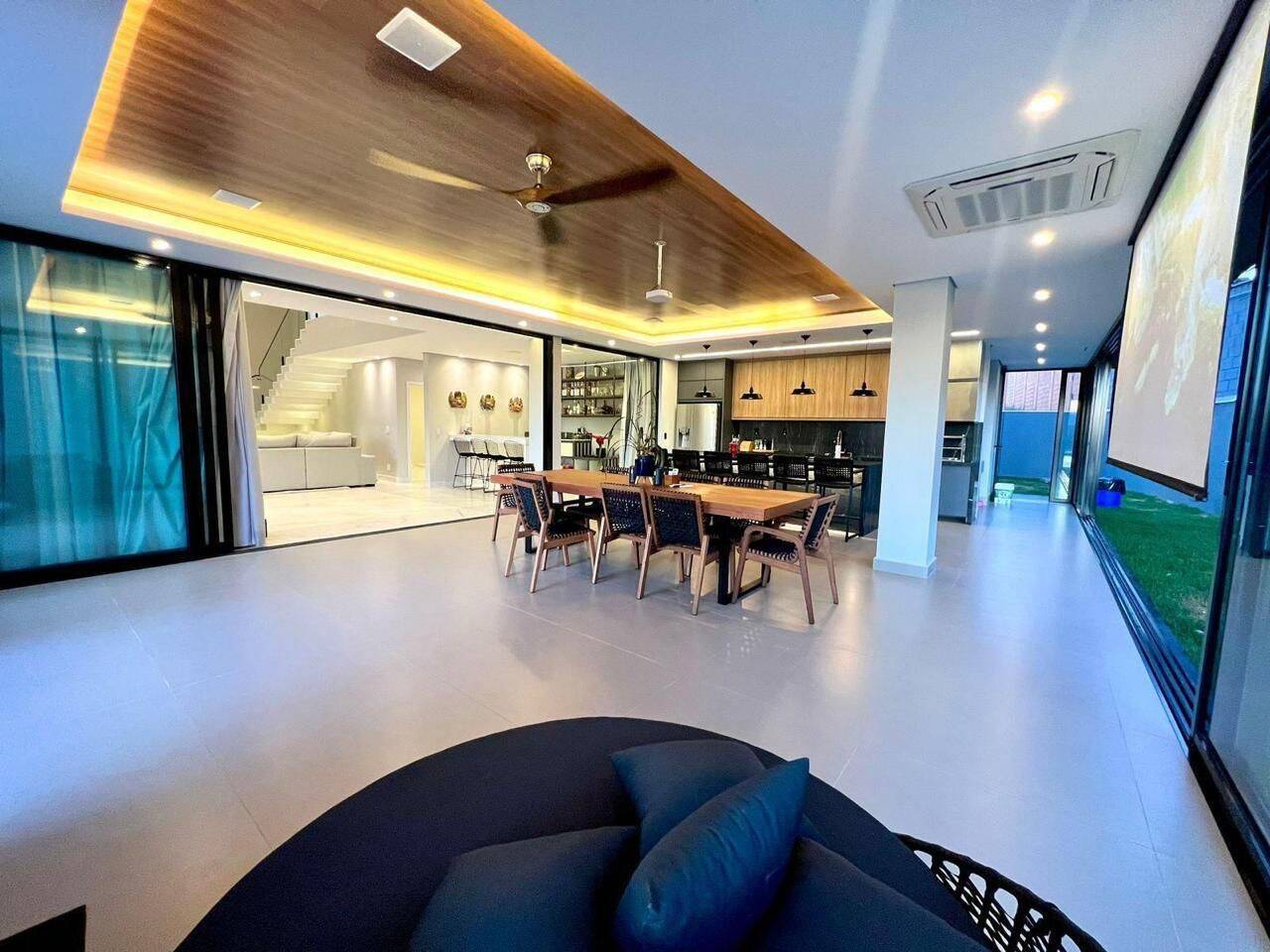 Casa à venda com 7 quartos, 1299m² - Foto 4