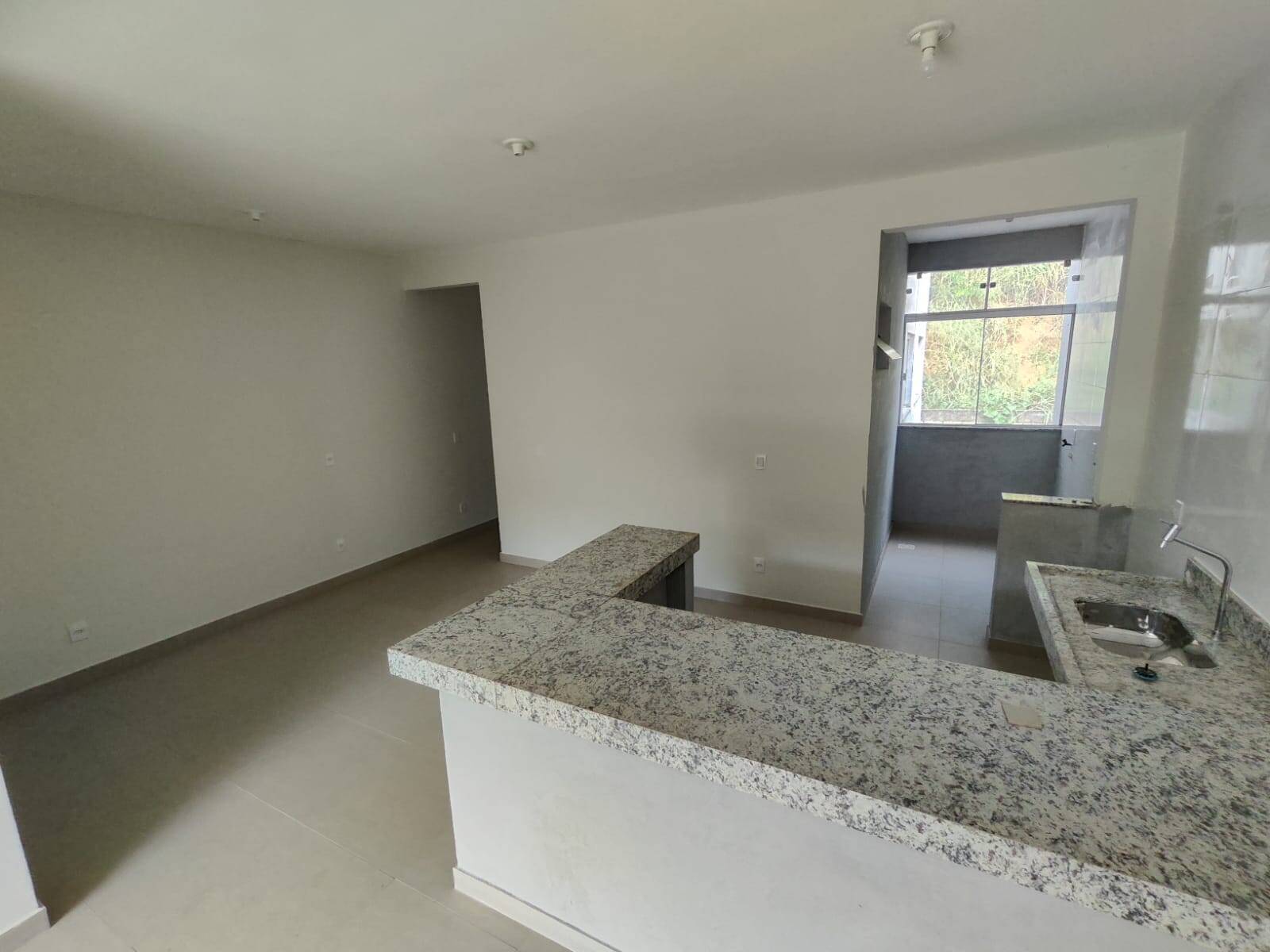 Casa à venda com 2 quartos, 80m² - Foto 4