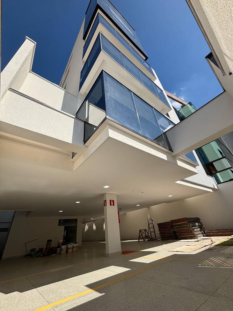 Apartamento 3 quartos Cidade nobre exclusivo primeiro andar !