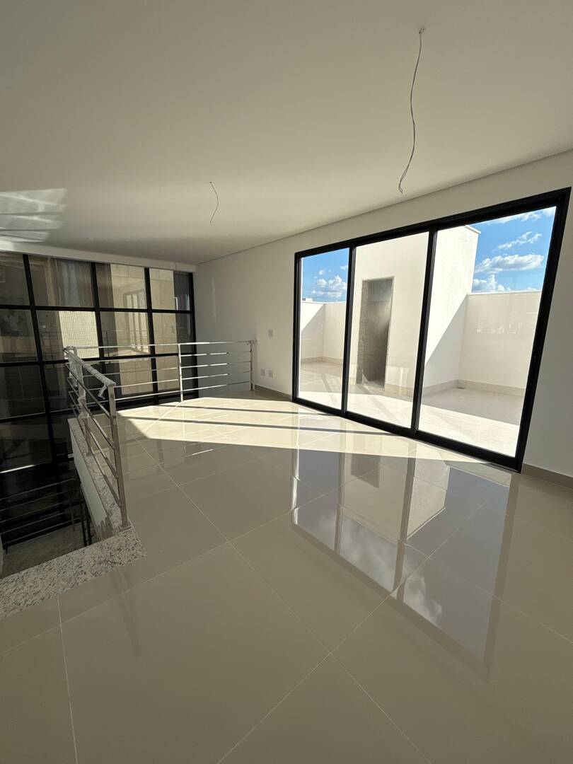 Cobertura à venda com 4 quartos, 163m² - Foto 2