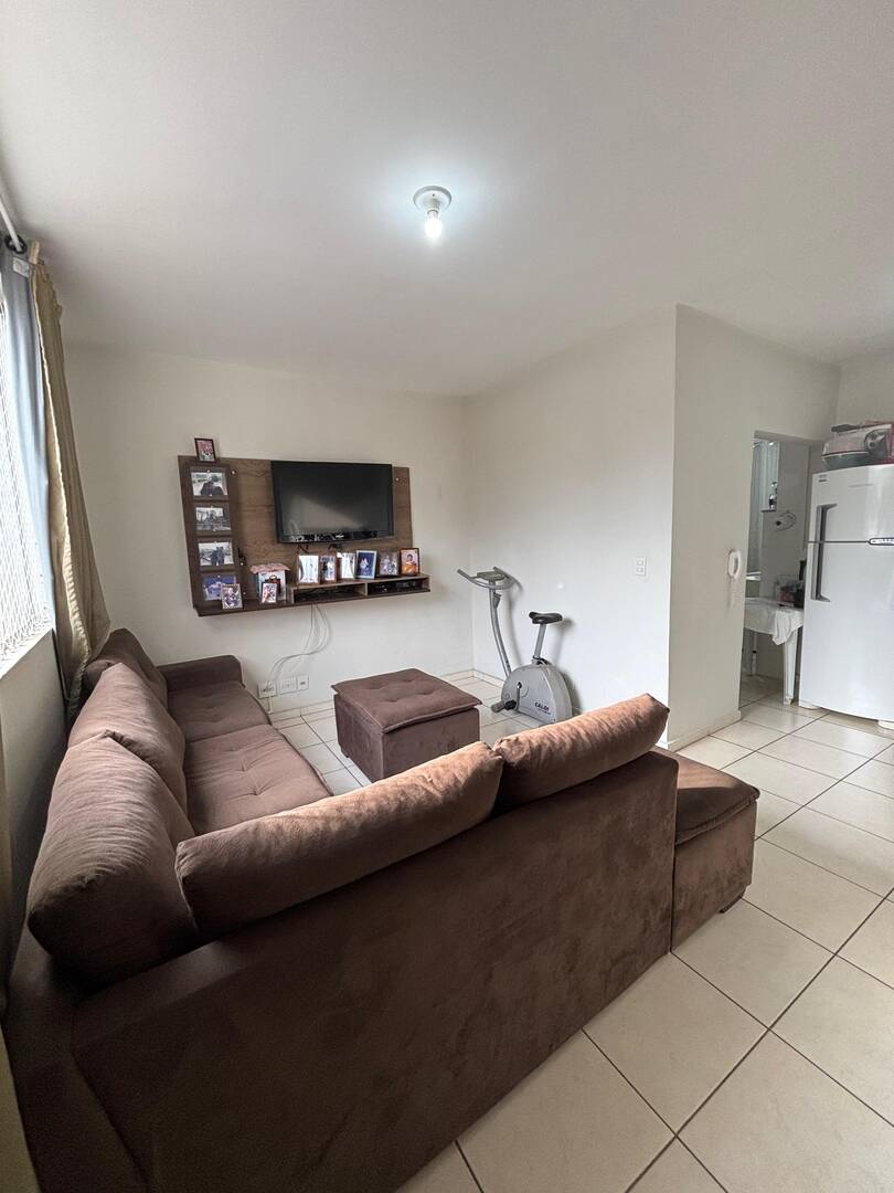 Apartamento à venda com 2 quartos, 76m² - Foto 2