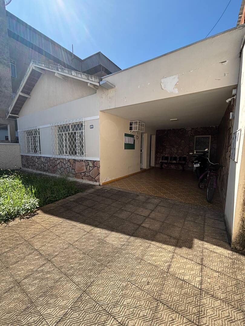 Casa à venda com 4 quartos, 360m² - Foto 1