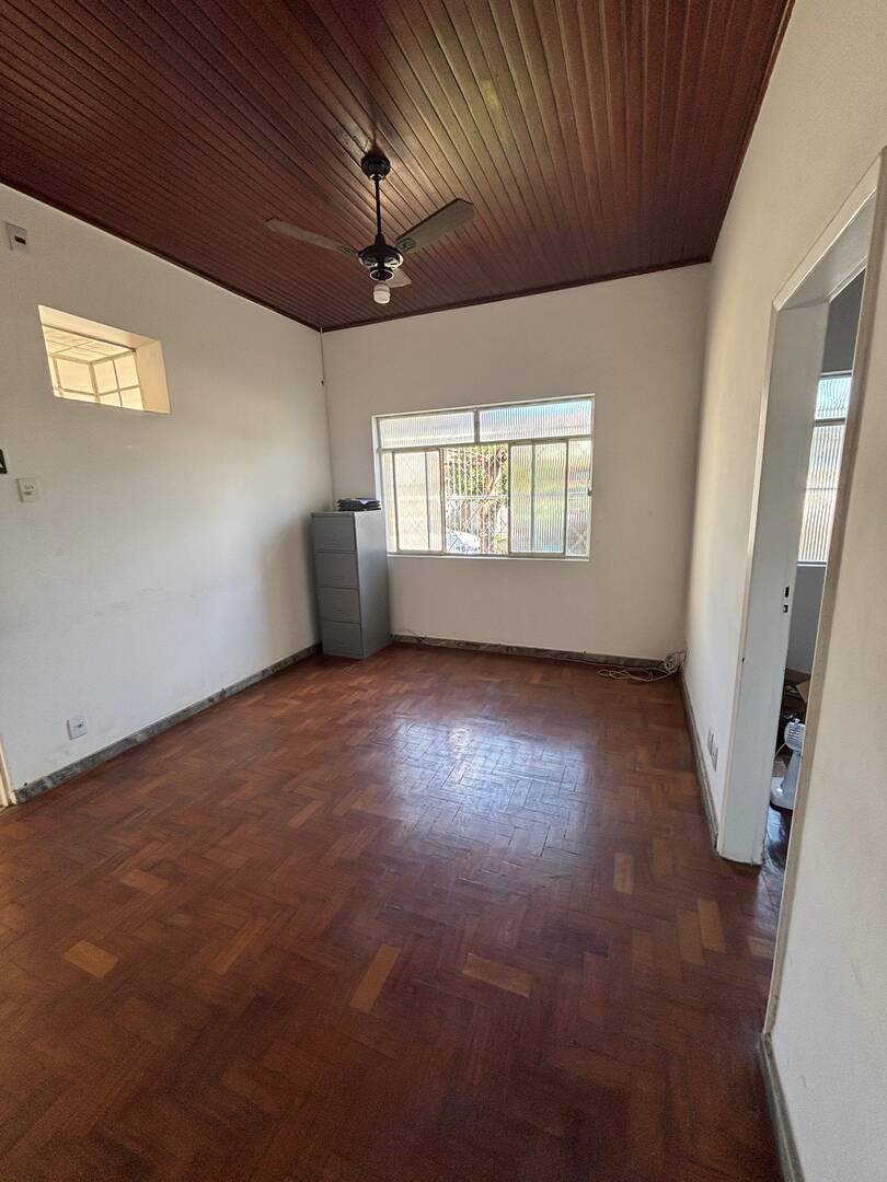 Casa à venda com 4 quartos, 360m² - Foto 3