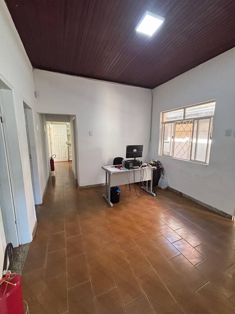 Casa à venda com 4 quartos, 360m² - Foto 4