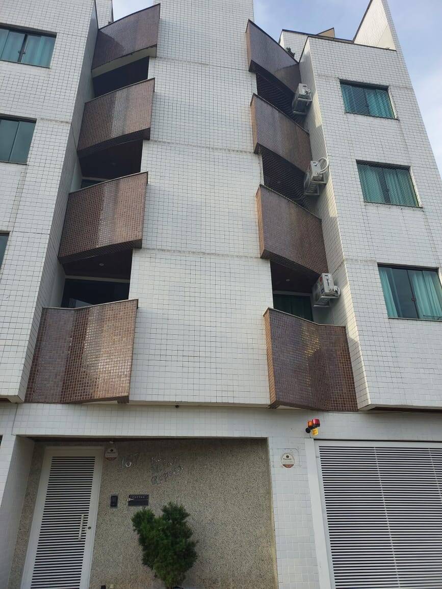 Apartamento à venda com 3 quartos, 150m² - Foto 1