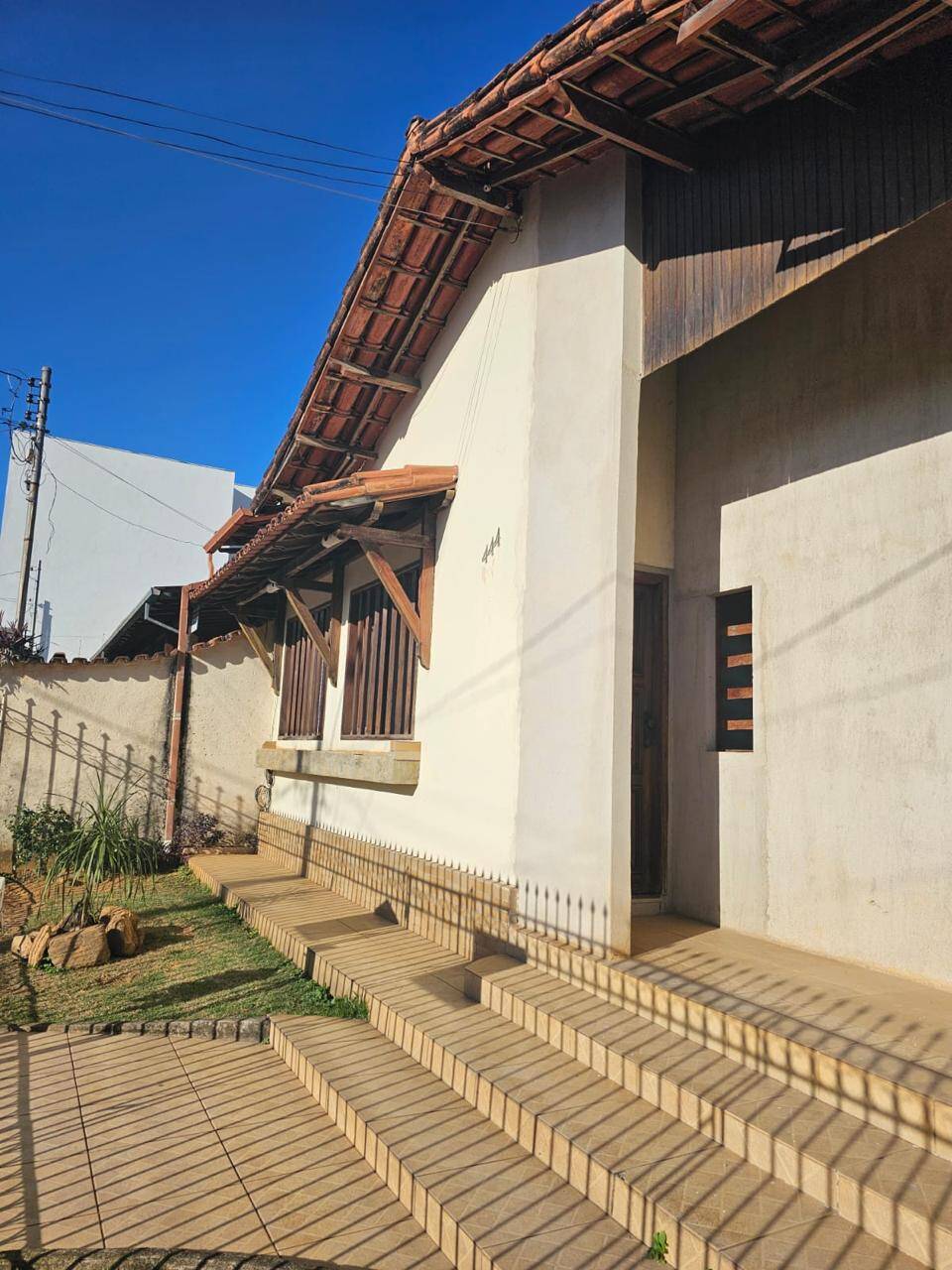 Casa à venda com 4 quartos, 420m² - Foto 1
