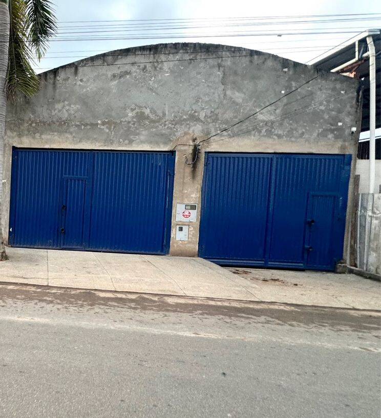 Imóvel Comercial de 500m² com estacionamento coberto