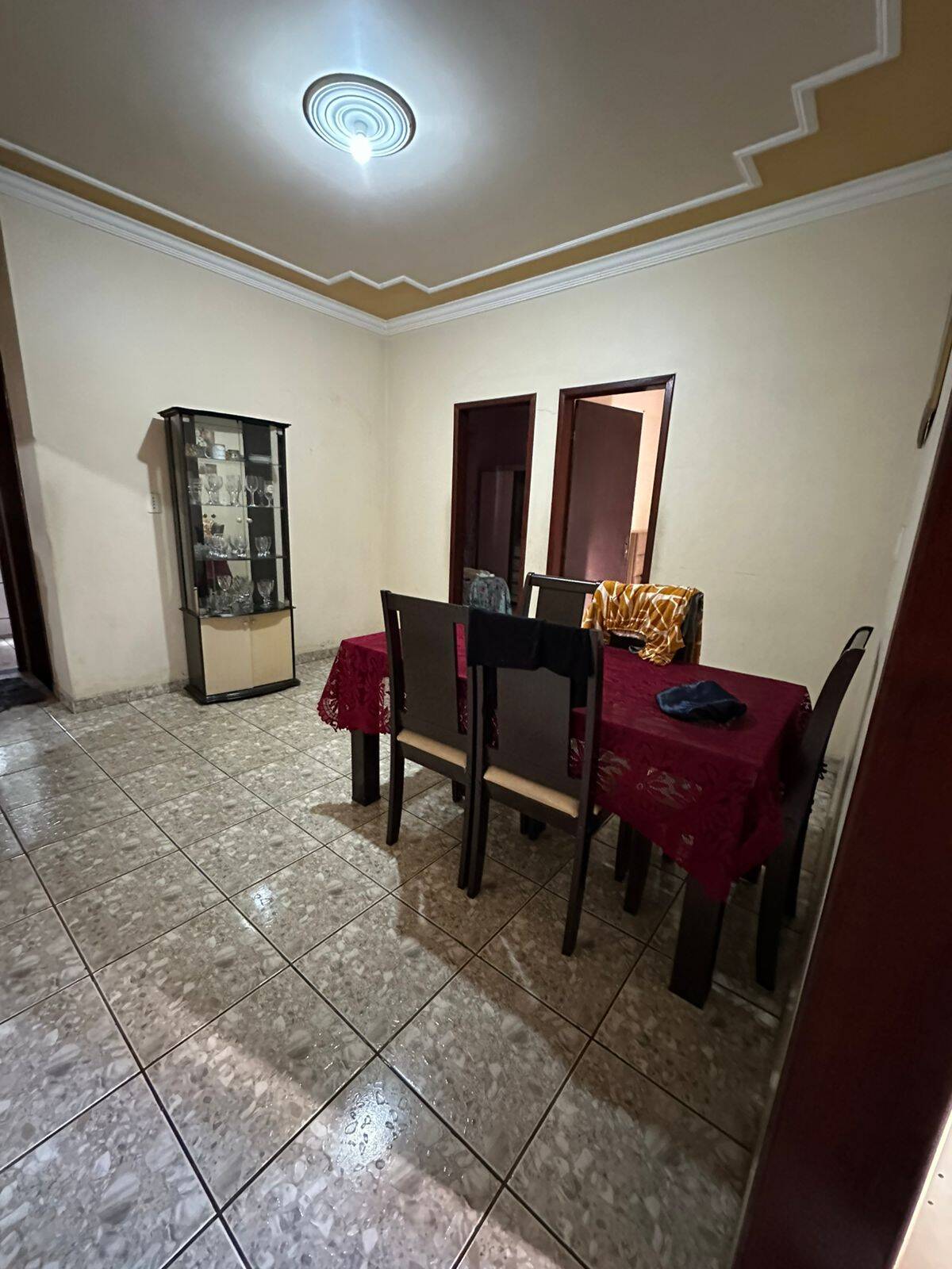 Casa à venda com 3 quartos, 260m² - Foto 3