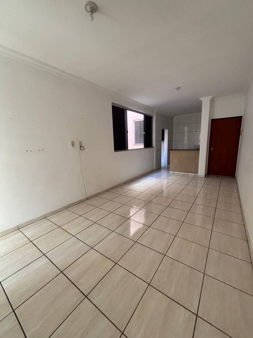 Apartamento para alugar com 2 quartos, 75m² - Foto 1