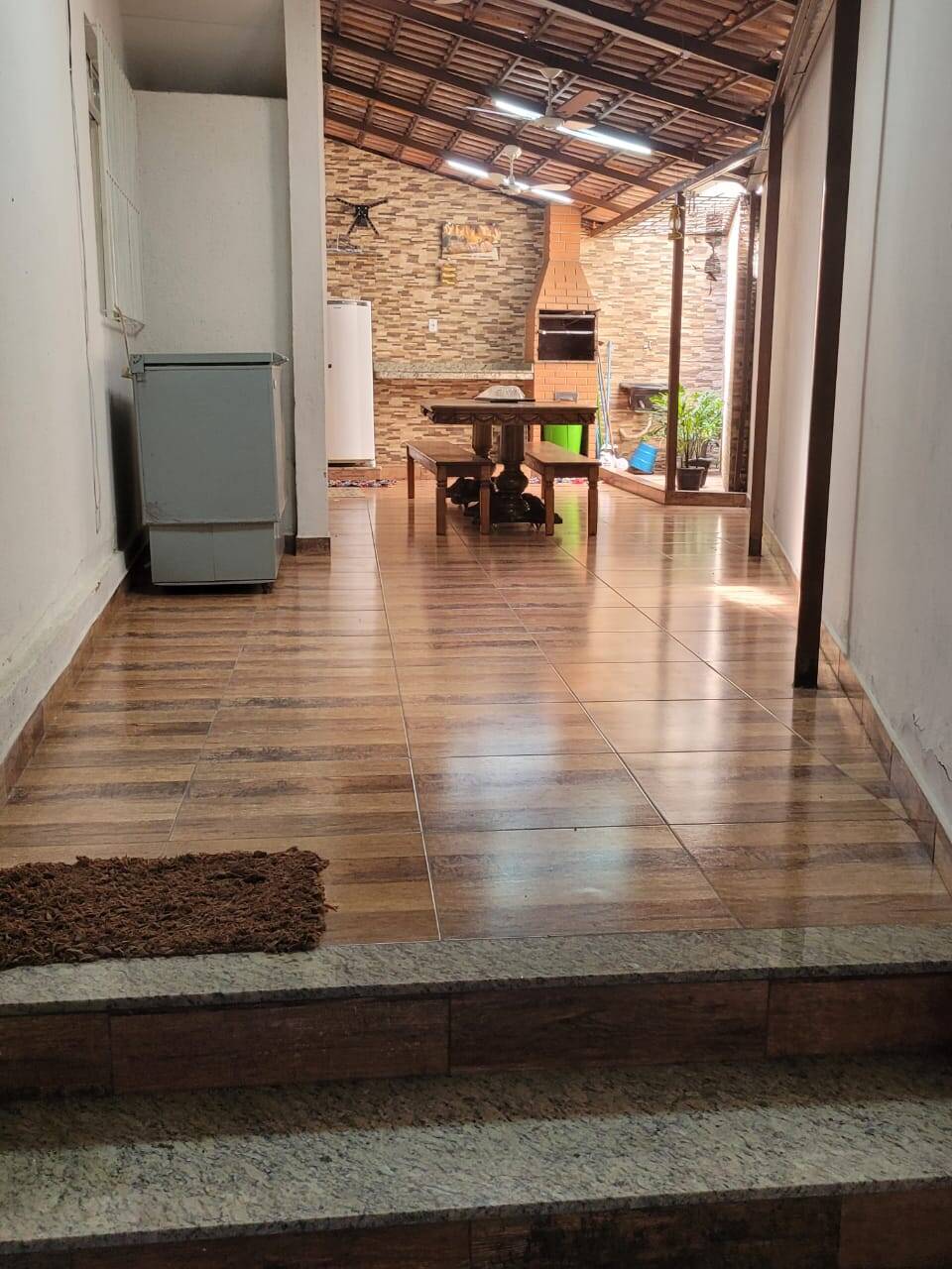 Casa à venda com 3 quartos, 181m² - Foto 2