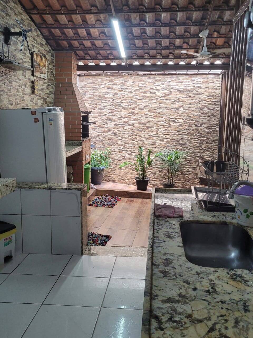 Casa à venda com 3 quartos, 181m² - Foto 4