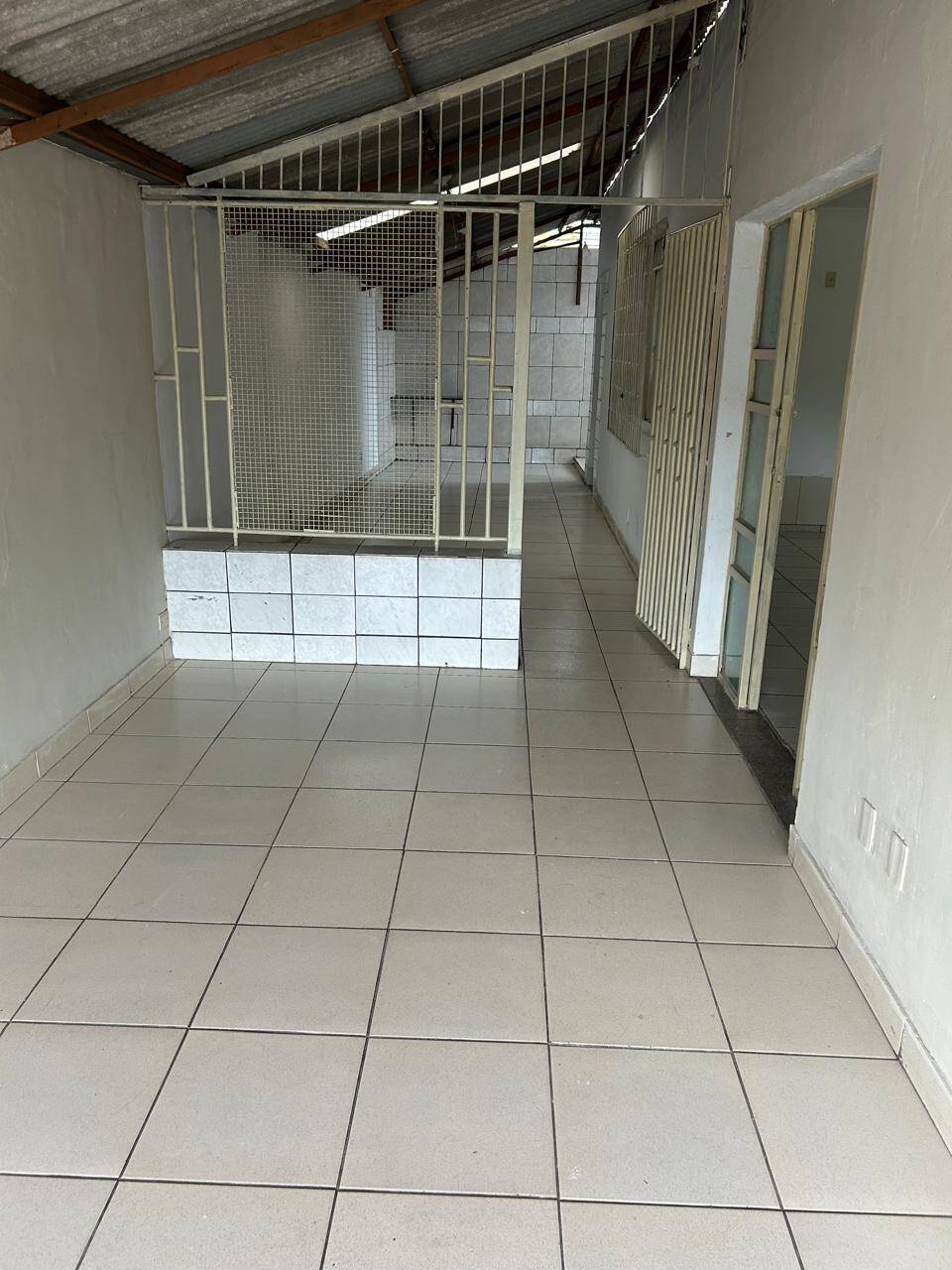 Casa à venda com 3 quartos, 150m² - Foto 2