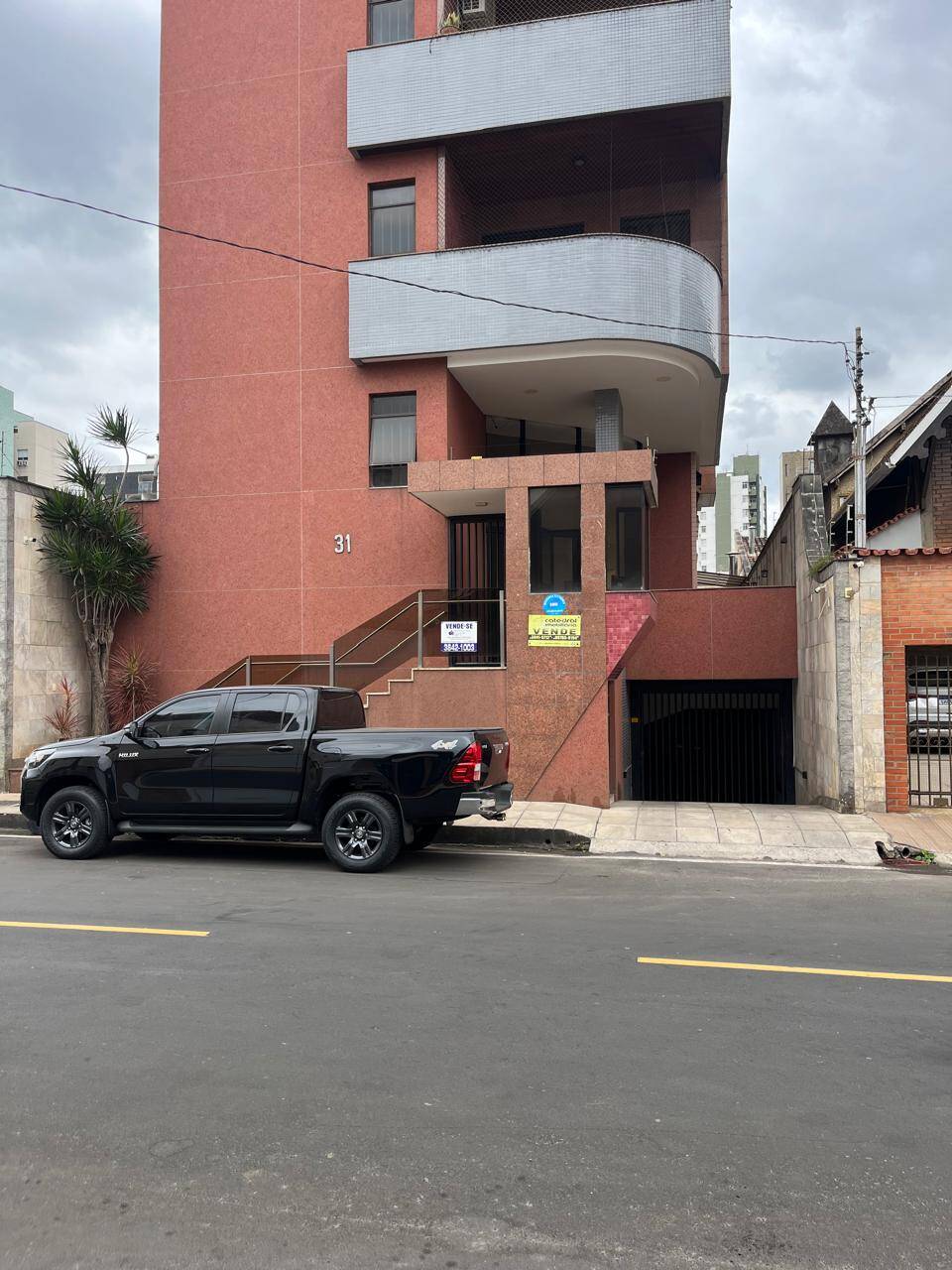 Apartamento à venda com 4 quartos, 180m² - Foto 2