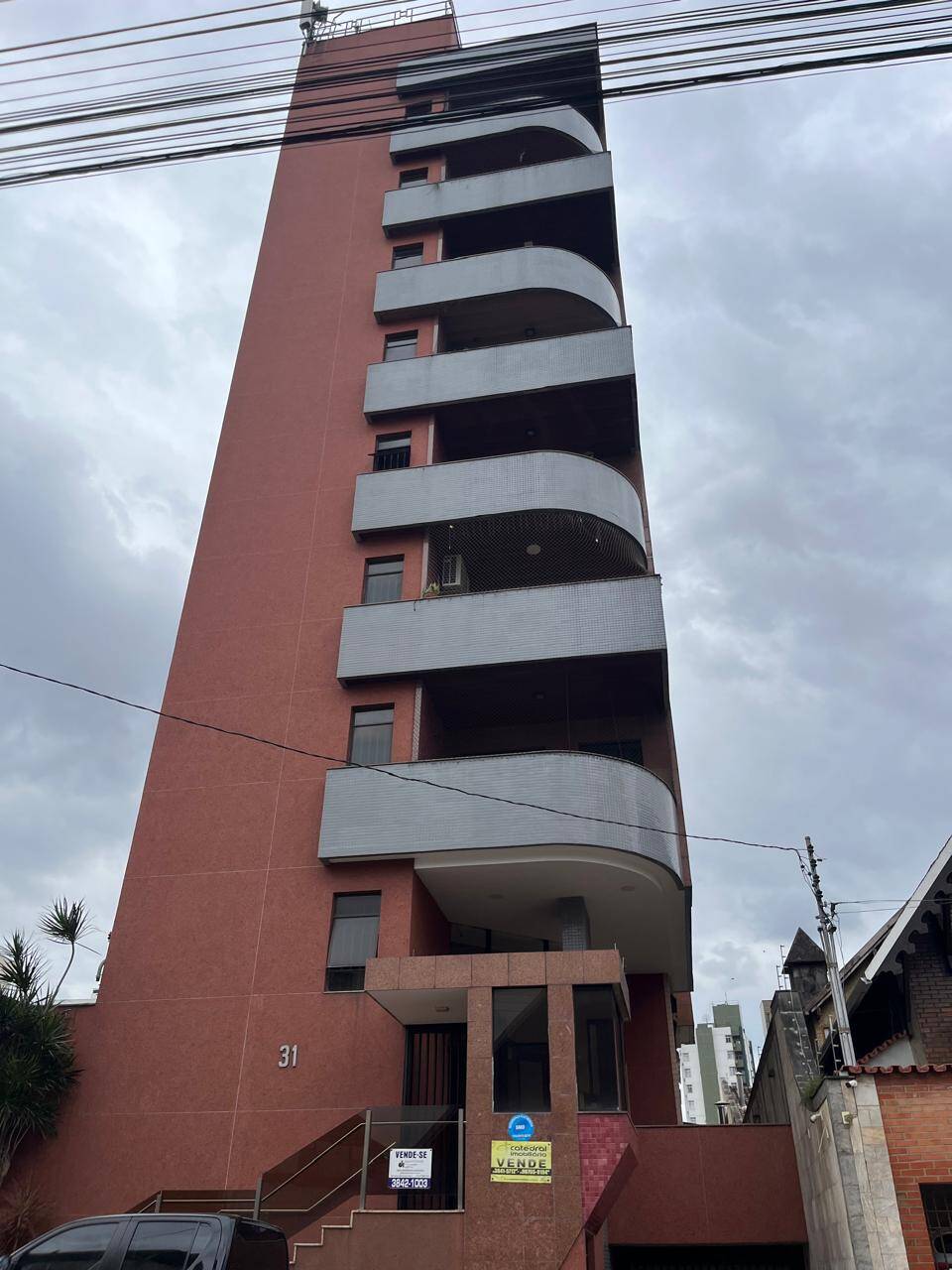 Apartamento à venda com 4 quartos, 180m² - Foto 1