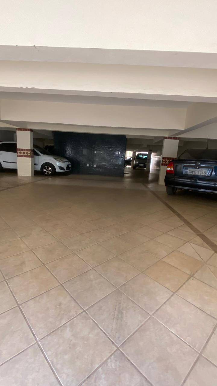 Apartamento para alugar com 3 quartos, 360m² - Foto 2