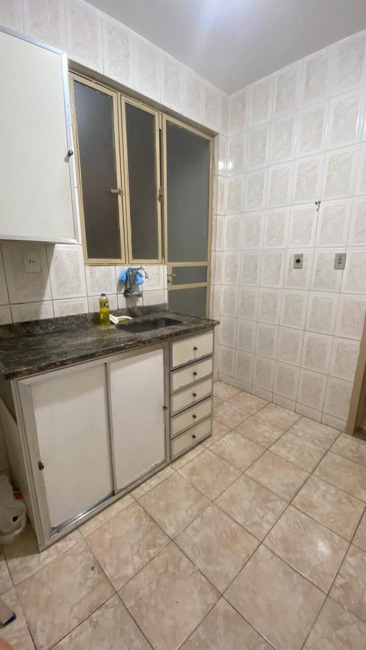 Apartamento para alugar com 3 quartos, 360m² - Foto 8