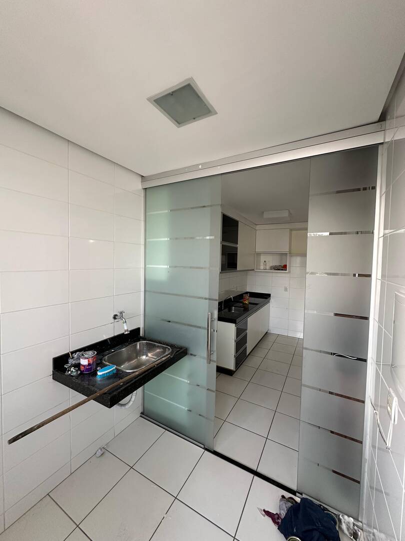Apartamento à venda com 2 quartos, 73m² - Foto 4