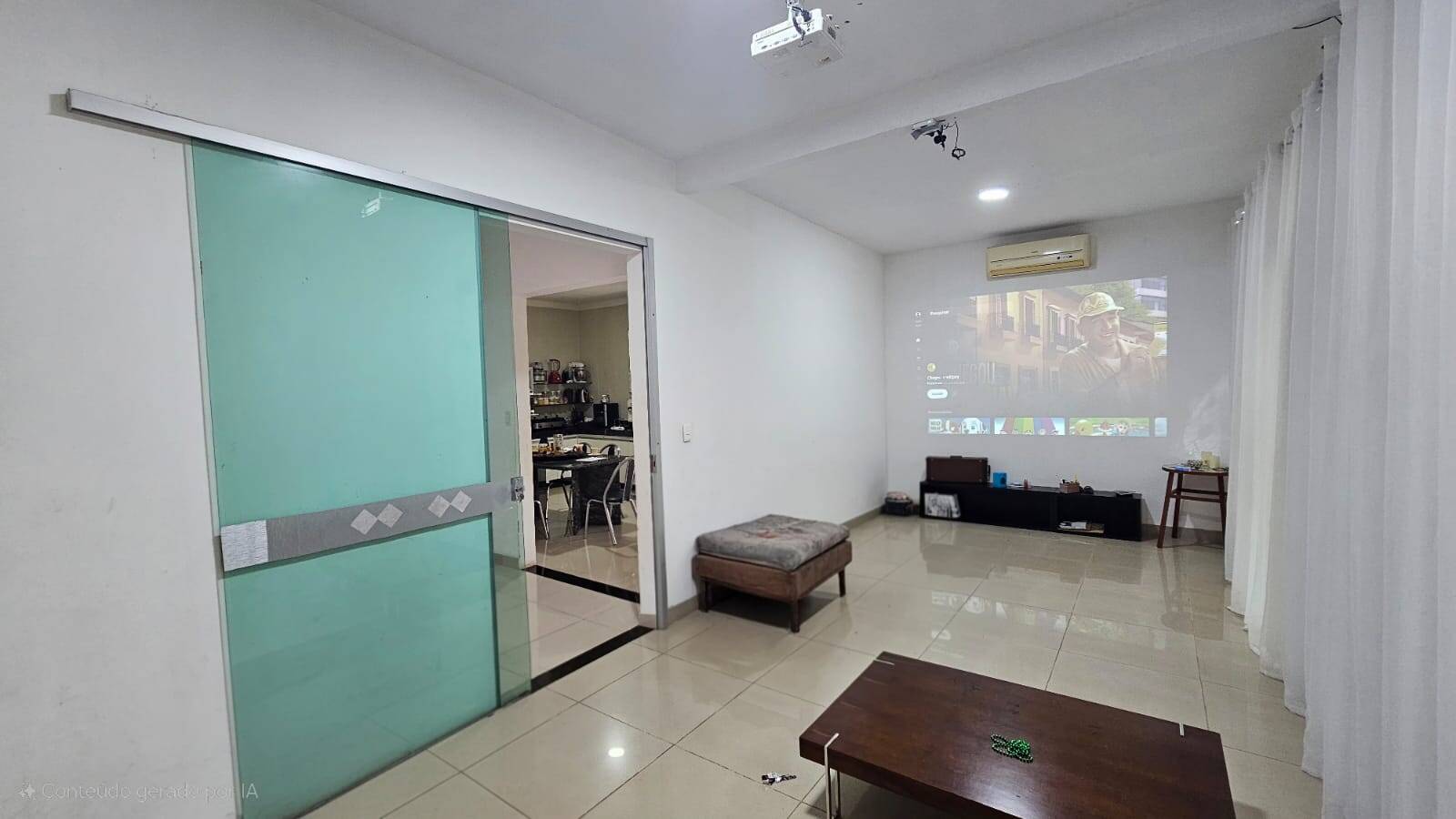 Casa à venda com 4 quartos, 224m² - Foto 2