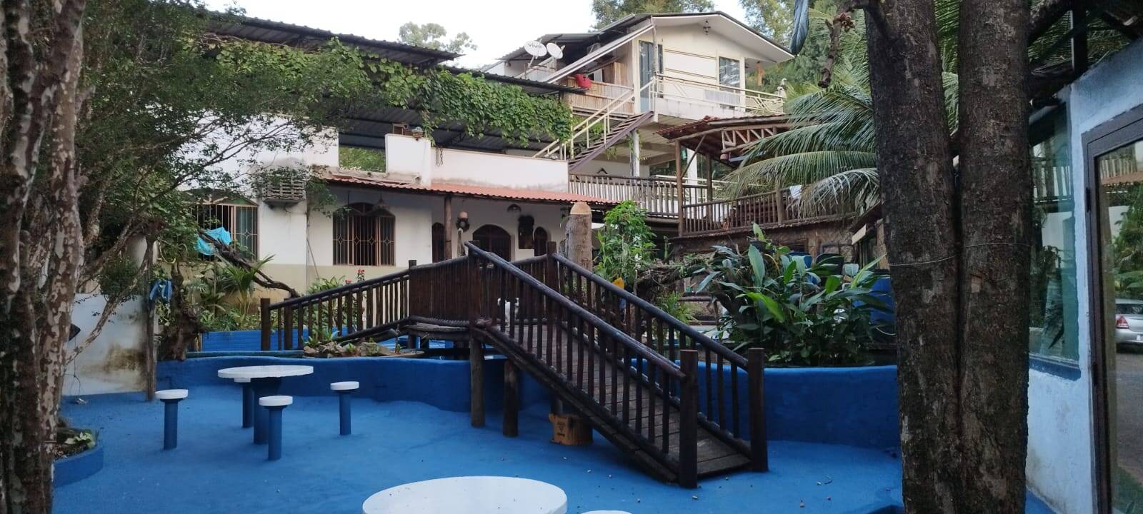 Casa à venda com 3 quartos, 720m² - Foto 1