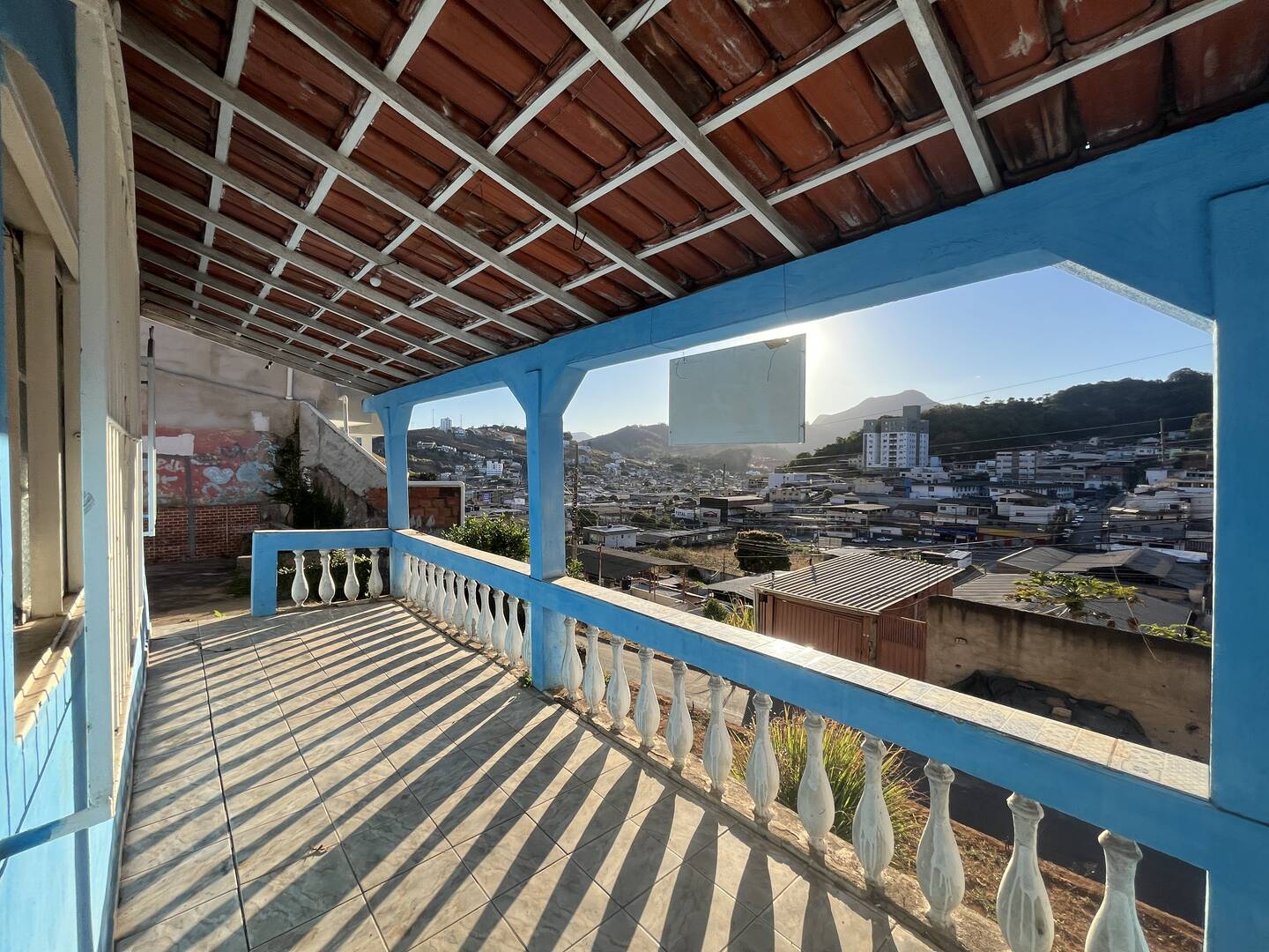 Casa à venda com 3 quartos, 390m² - Foto 1