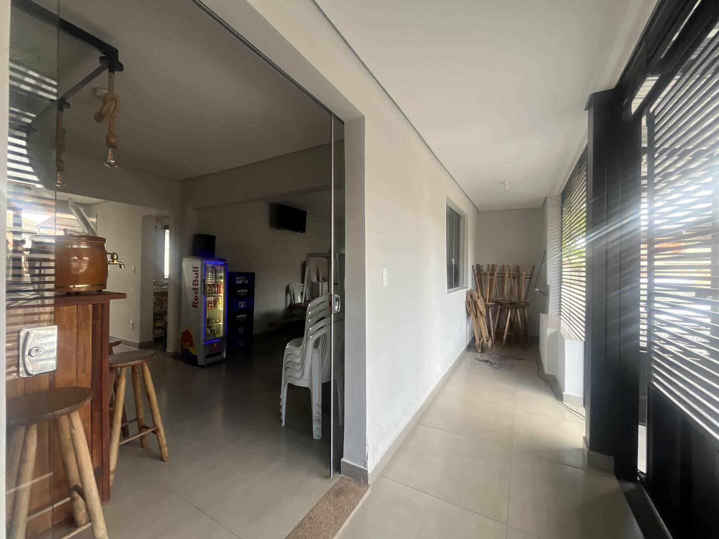 Casa à venda com 2 quartos, 320m² - Foto 1