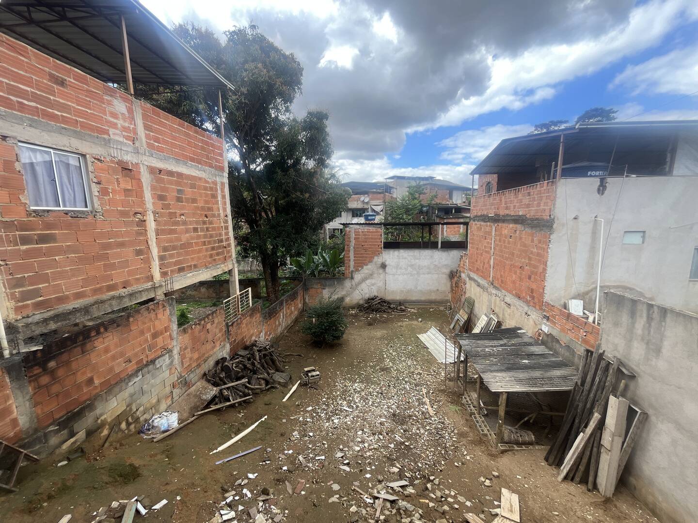 Casa à venda com 2 quartos, 320m² - Foto 6