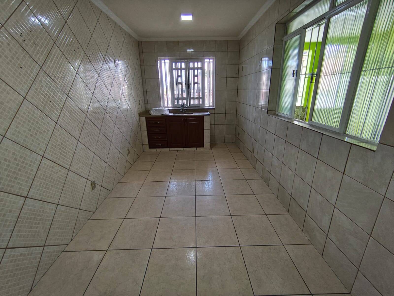 Casa à venda e aluguel com 3 quartos, 250m² - Foto 11