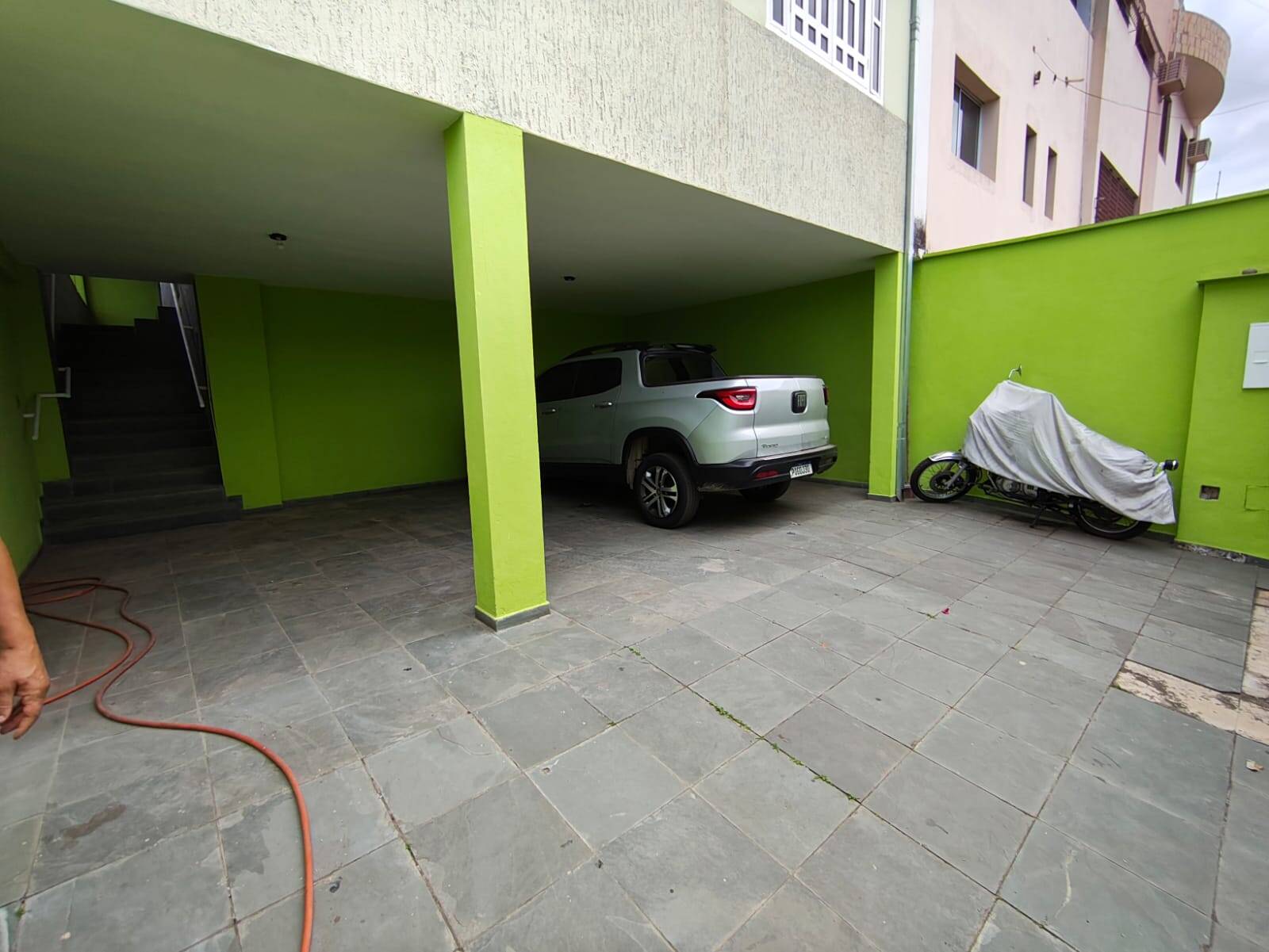 Casa à venda e aluguel com 3 quartos, 250m² - Foto 3
