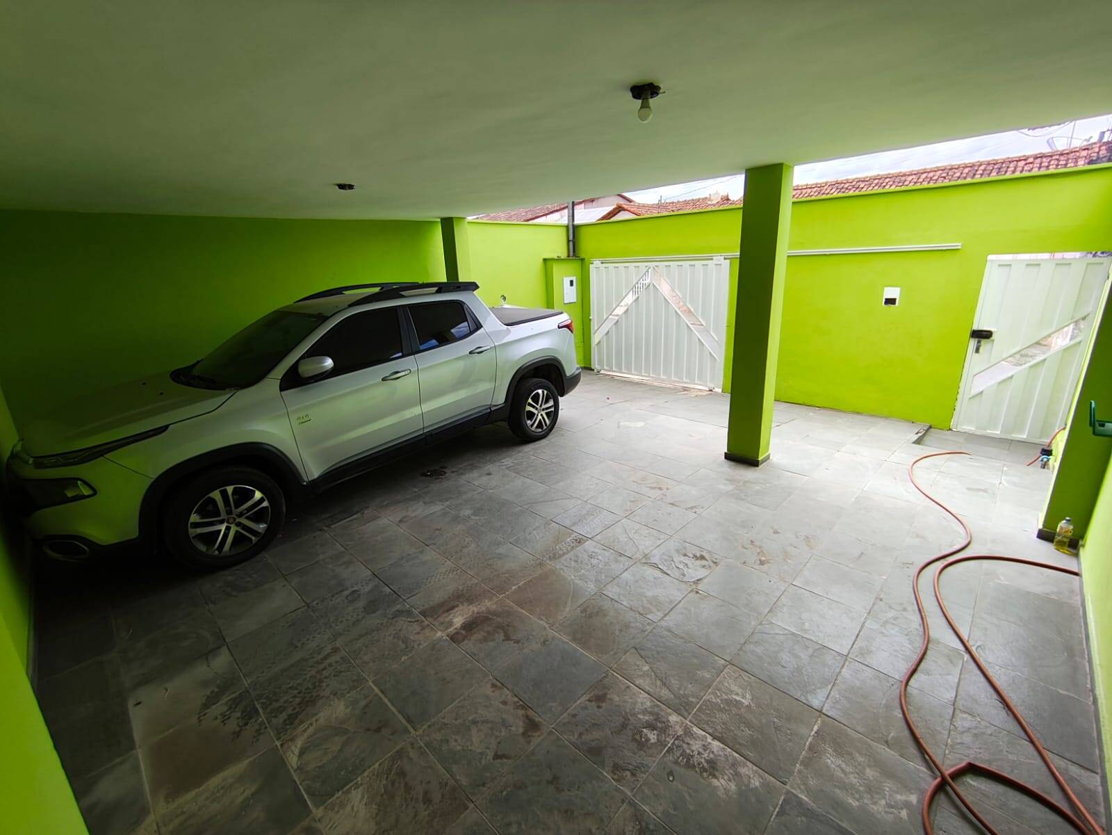 Casa à venda e aluguel com 3 quartos, 250m² - Foto 4