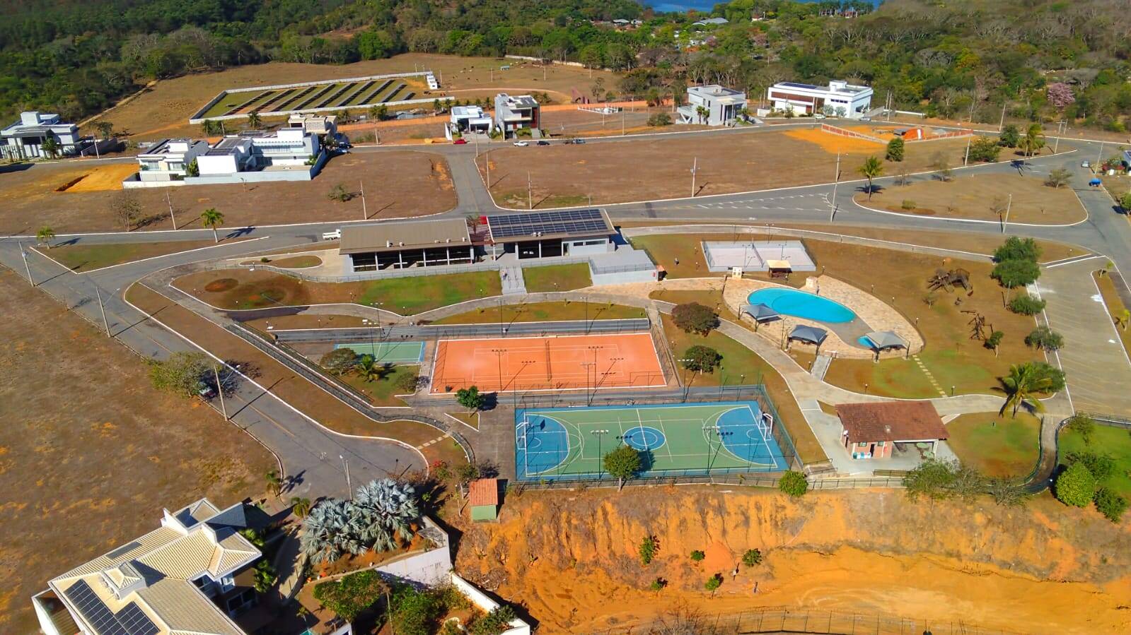 Terreno à venda, 1000m² - Foto 1
