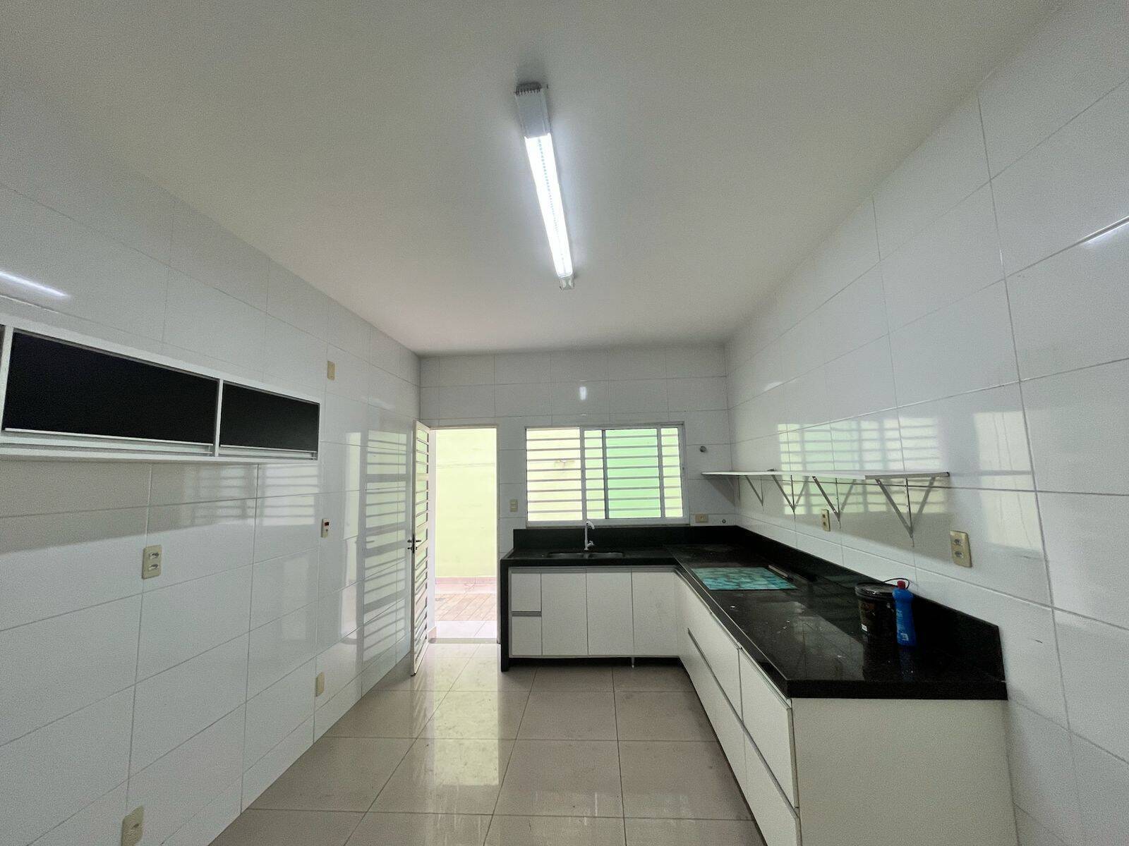 Casa, 3 quartos, 180 m² - Foto 3