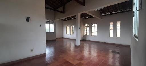 Casa à venda com 3 quartos, 300m² - Foto 3