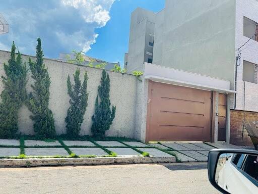 Casa à venda com 2 quartos, 450m² - Foto 3