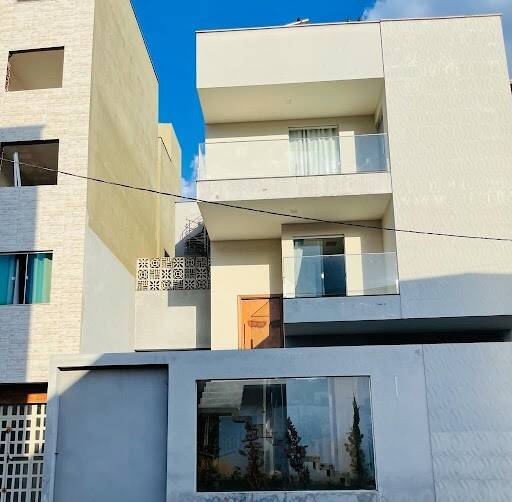 Casa à venda com 2 quartos, 450m² - Foto 1
