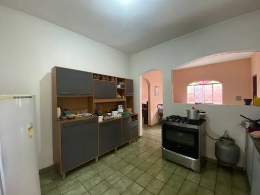 Casa à venda com 2 quartos, 360m² - Foto 9